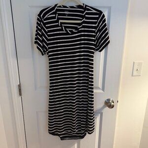 Market & Spruce Short Sleeve Black and White Striped Dress; Size Large